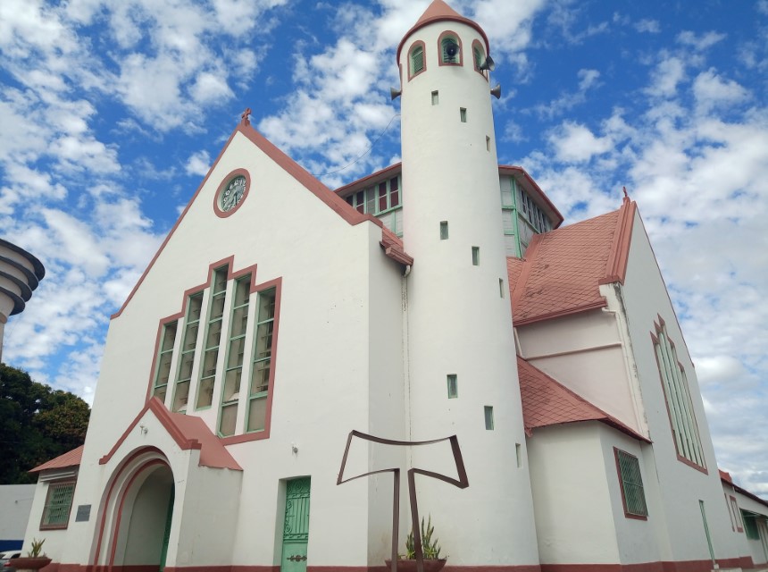 Rota das Igrejas: Turismo Em Jequitinhonha